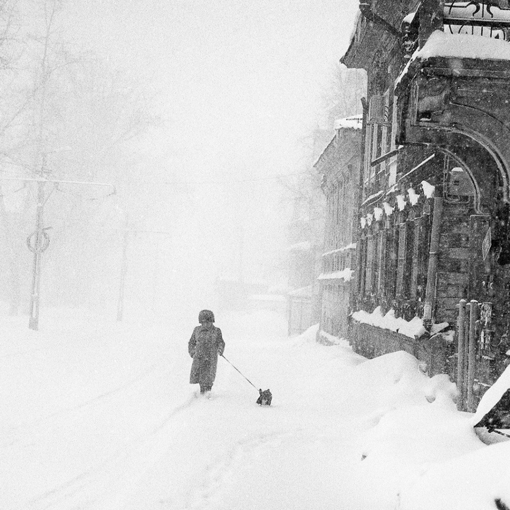Winter in Russia Retro Photo wallpaper 1024x1024