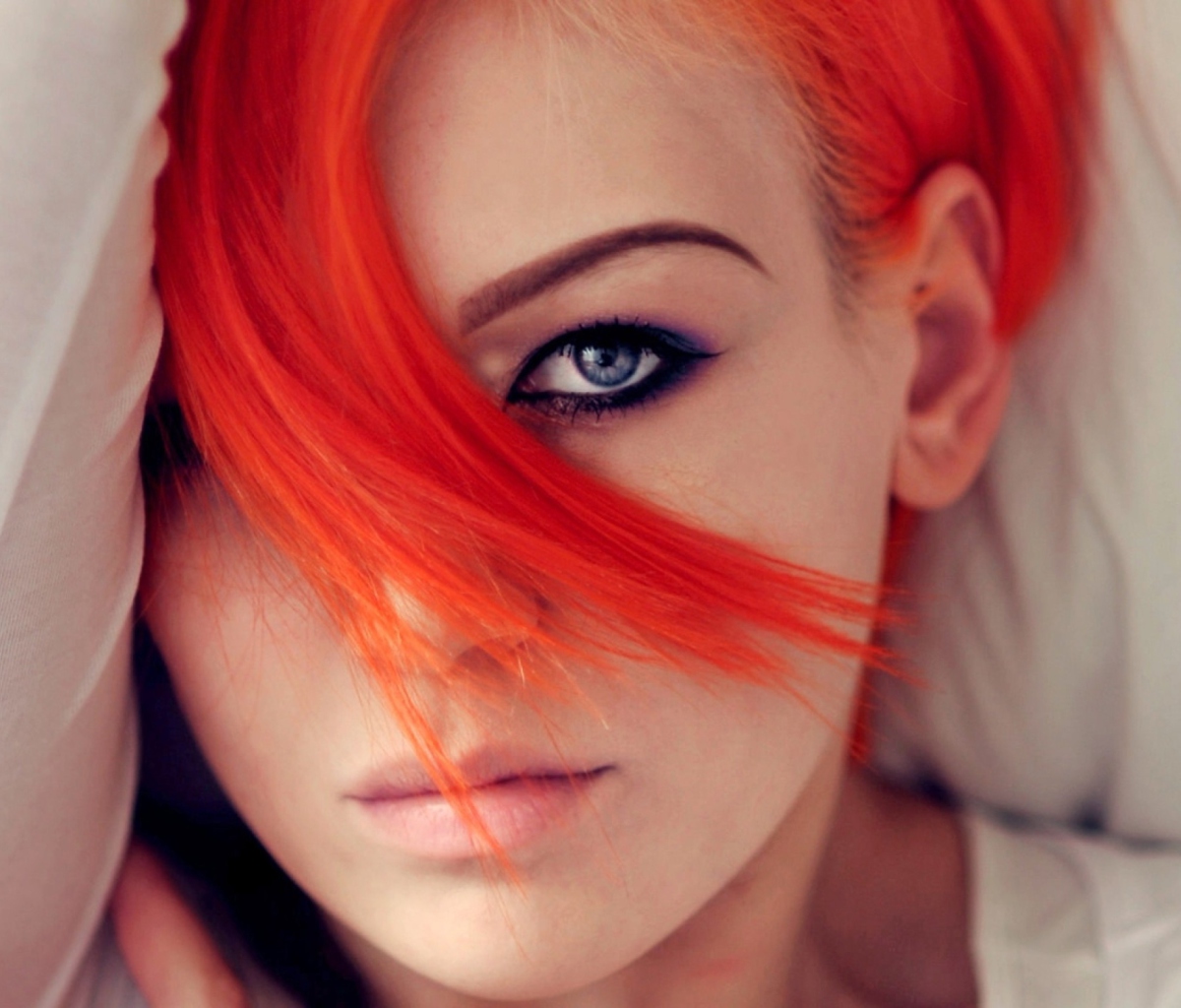 Beautiful Redhead screenshot #1 1200x1024