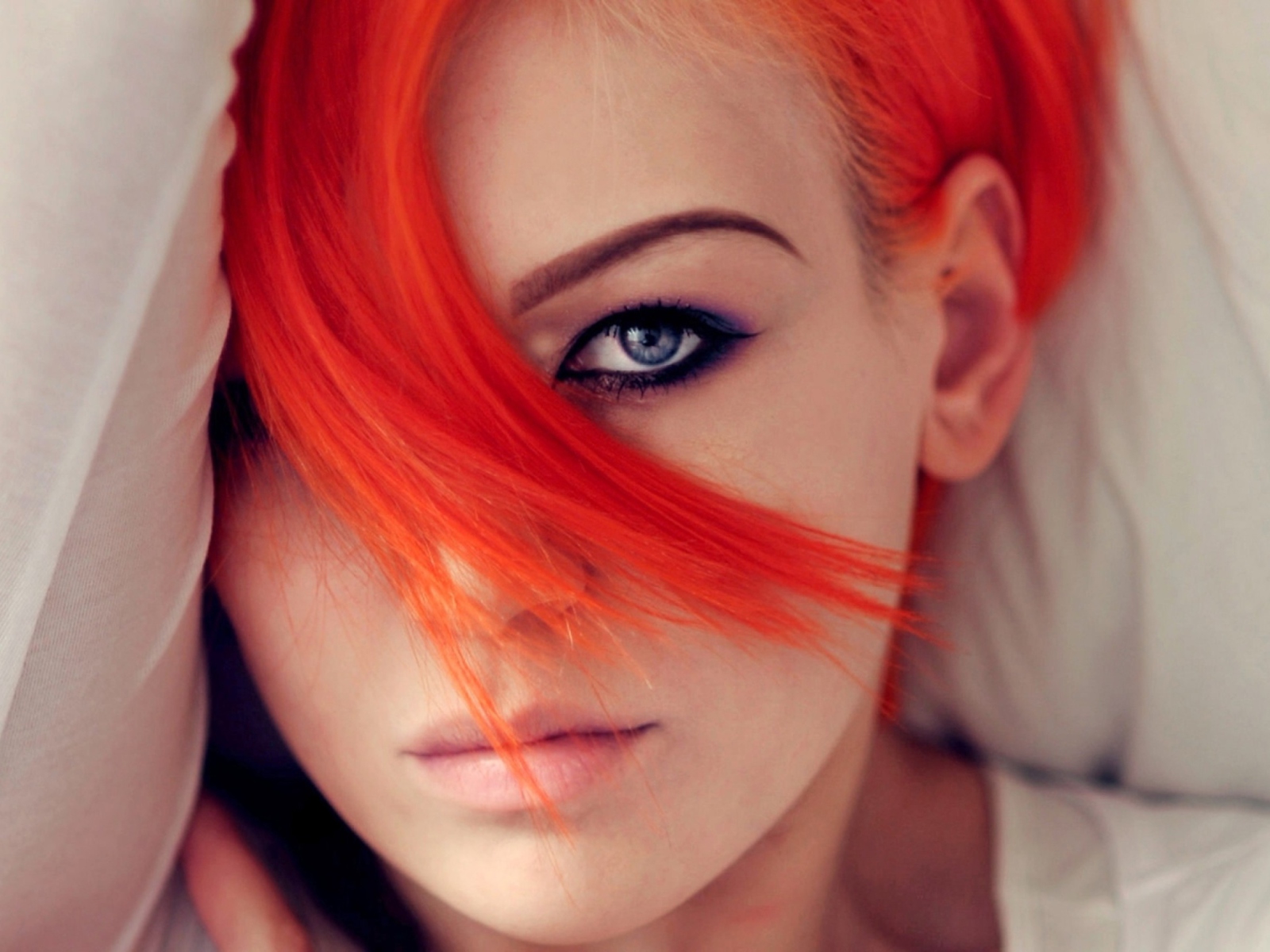 Screenshot №1 pro téma Beautiful Redhead 1600x1200