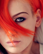 Beautiful Redhead screenshot #1 176x220