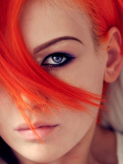 Beautiful Redhead screenshot #1 240x320