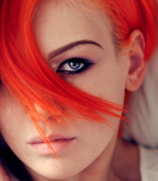 Beautiful Redhead - Fondos de pantalla gratis para HTC Touch Diamond CDMA