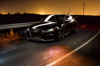 Free Audi RS5 Picture for Android, iPhone and iPad