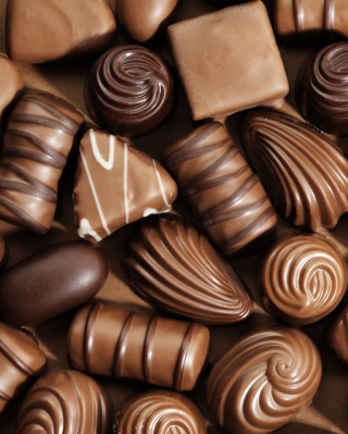 Free Chocolate Candies Picture for 640x1136