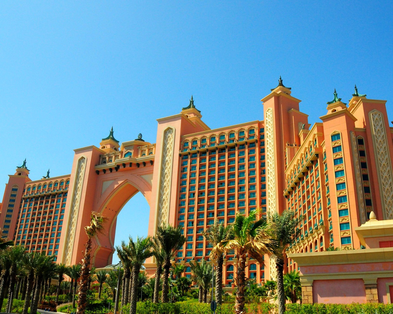 Atlantis The Palm Hotel & Resort, Dubai wallpaper 1280x1024