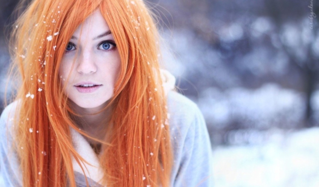 Summer Ginger Hair Girl And Snowflakes screenshot #1 1024x600