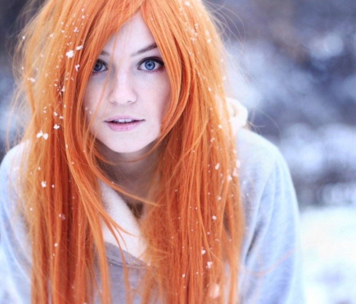 Sfondi Summer Ginger Hair Girl And Snowflakes 1200x1024