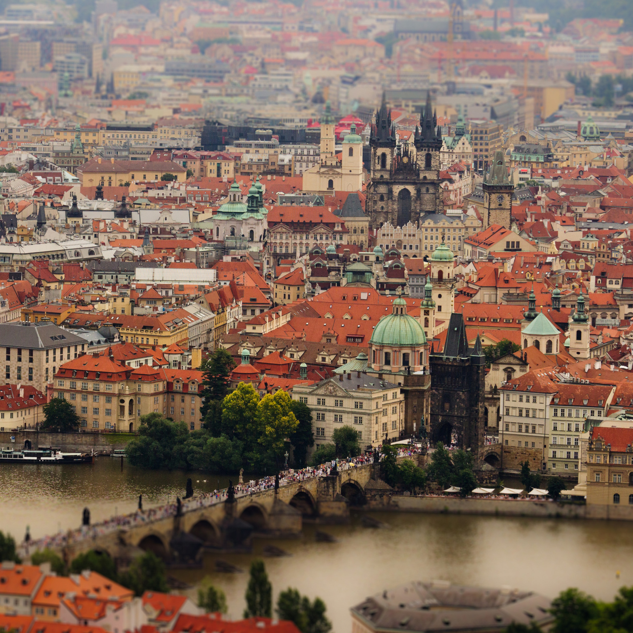 Fondo de pantalla Prague, Czech Republic, Vltava River 2048x2048