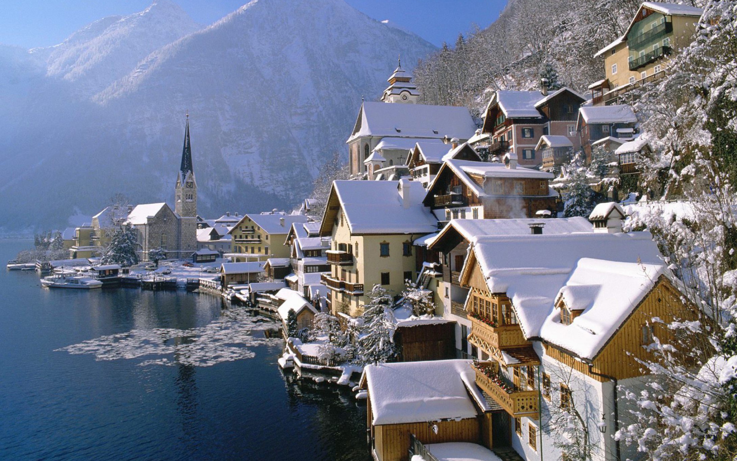 Hallstatt In Austria wallpaper 2560x1600