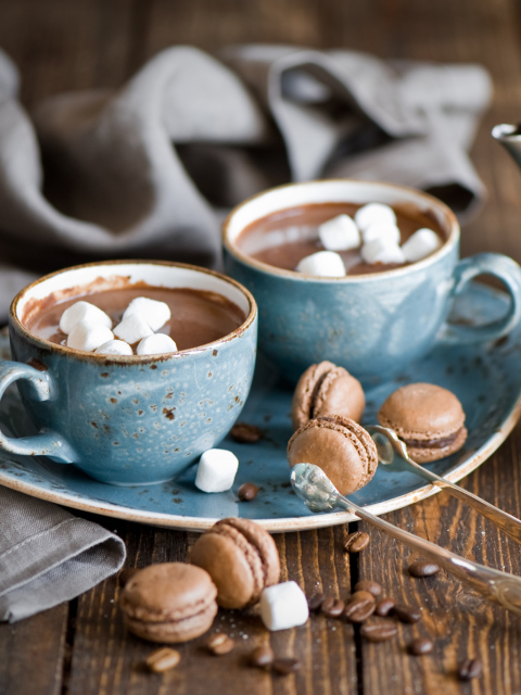 Das Hot Chocolate With Marshmallows And Macarons Wallpaper 480x640