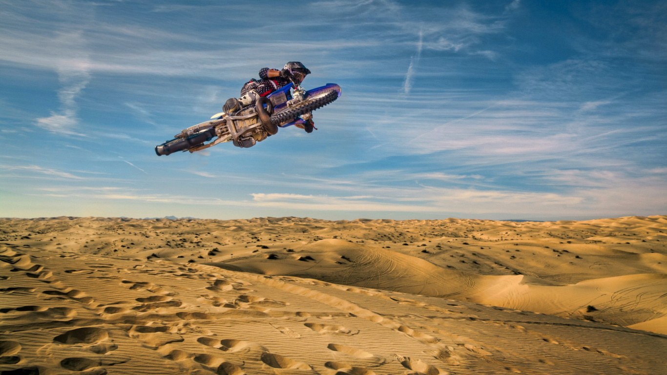 Sfondi Motocross in Desert 1366x768