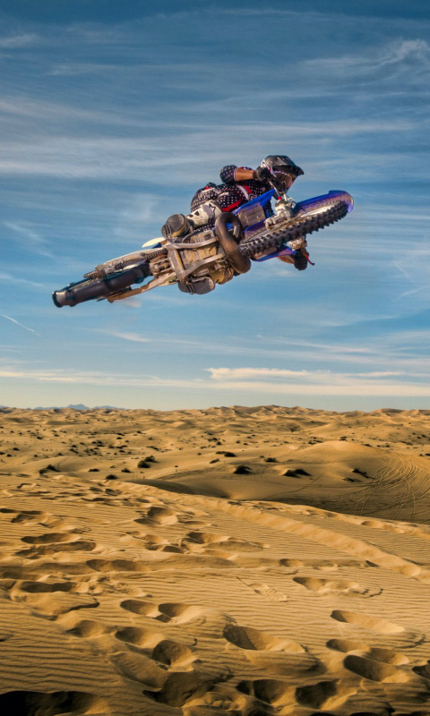 Обои Motocross in Desert 480x800