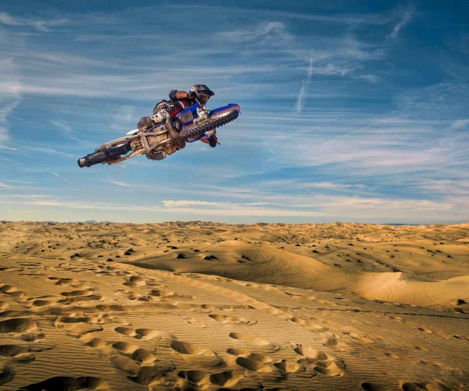 Обои Motocross in Desert 960x800