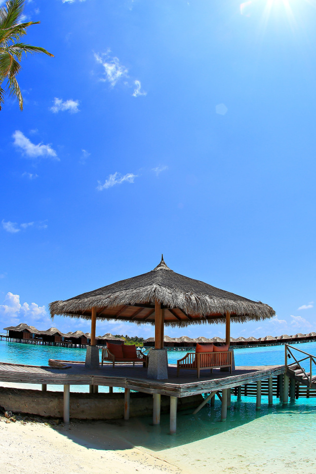 Screenshot №1 pro téma Luxury Bungalows in Maldives Resort 640x960