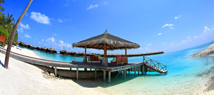 Das Luxury Bungalows in Maldives Resort Wallpaper 720x320