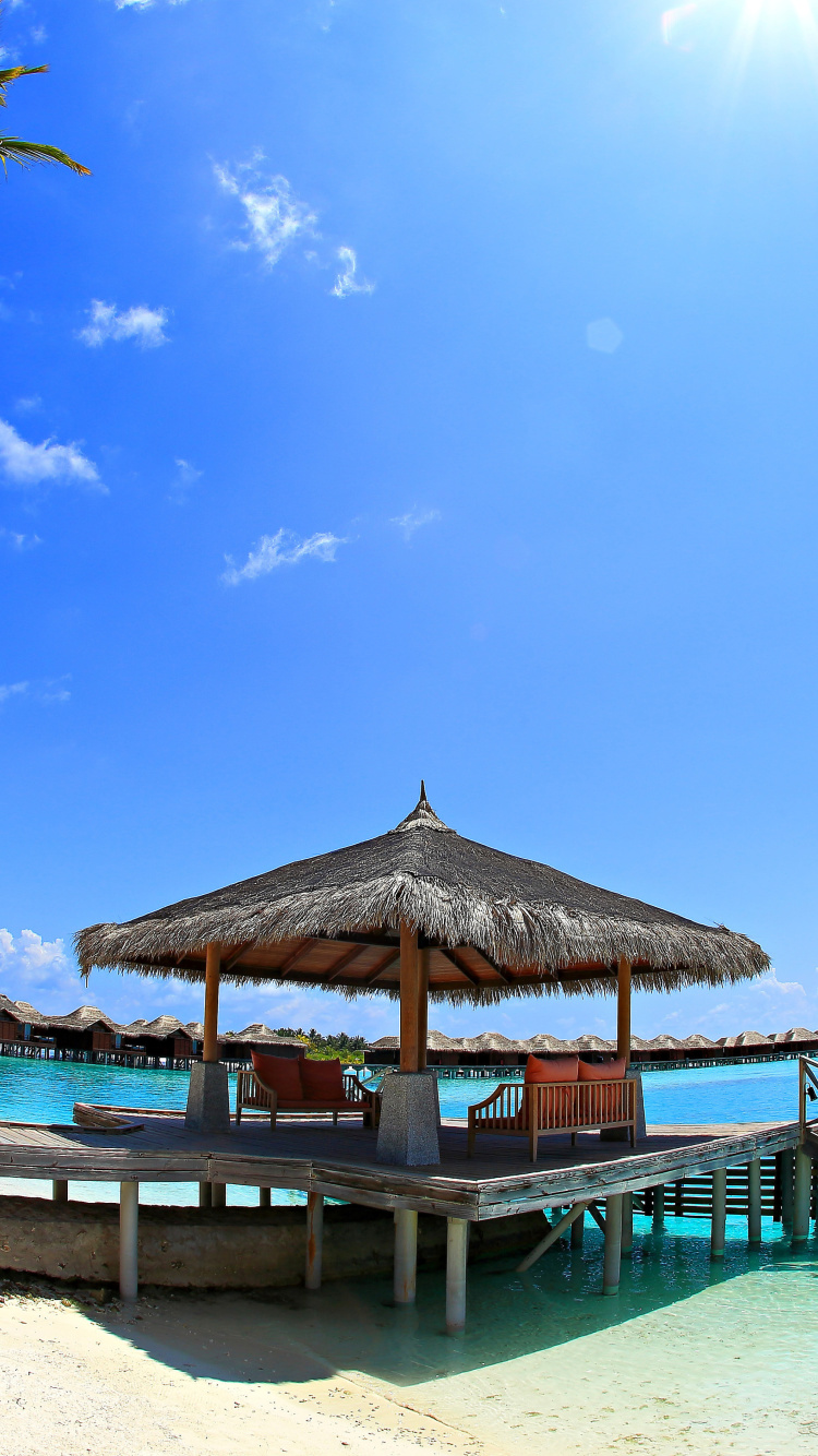 Fondo de pantalla Luxury Bungalows in Maldives Resort 750x1334