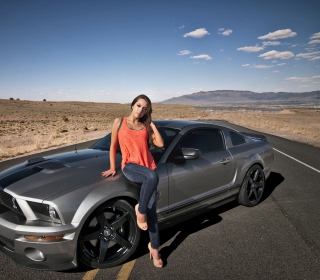 Ford Mustang Girl sfondi gratuiti per 1024x1024