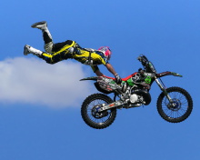 Fondo de pantalla Motorcyclist Ride Jump 220x176