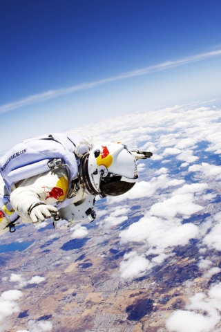 Das Red Bull Skydiver Wallpaper 320x480