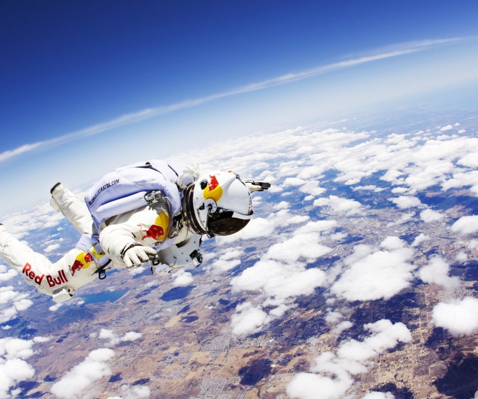 Fondo de pantalla Red Bull Skydiver 960x800