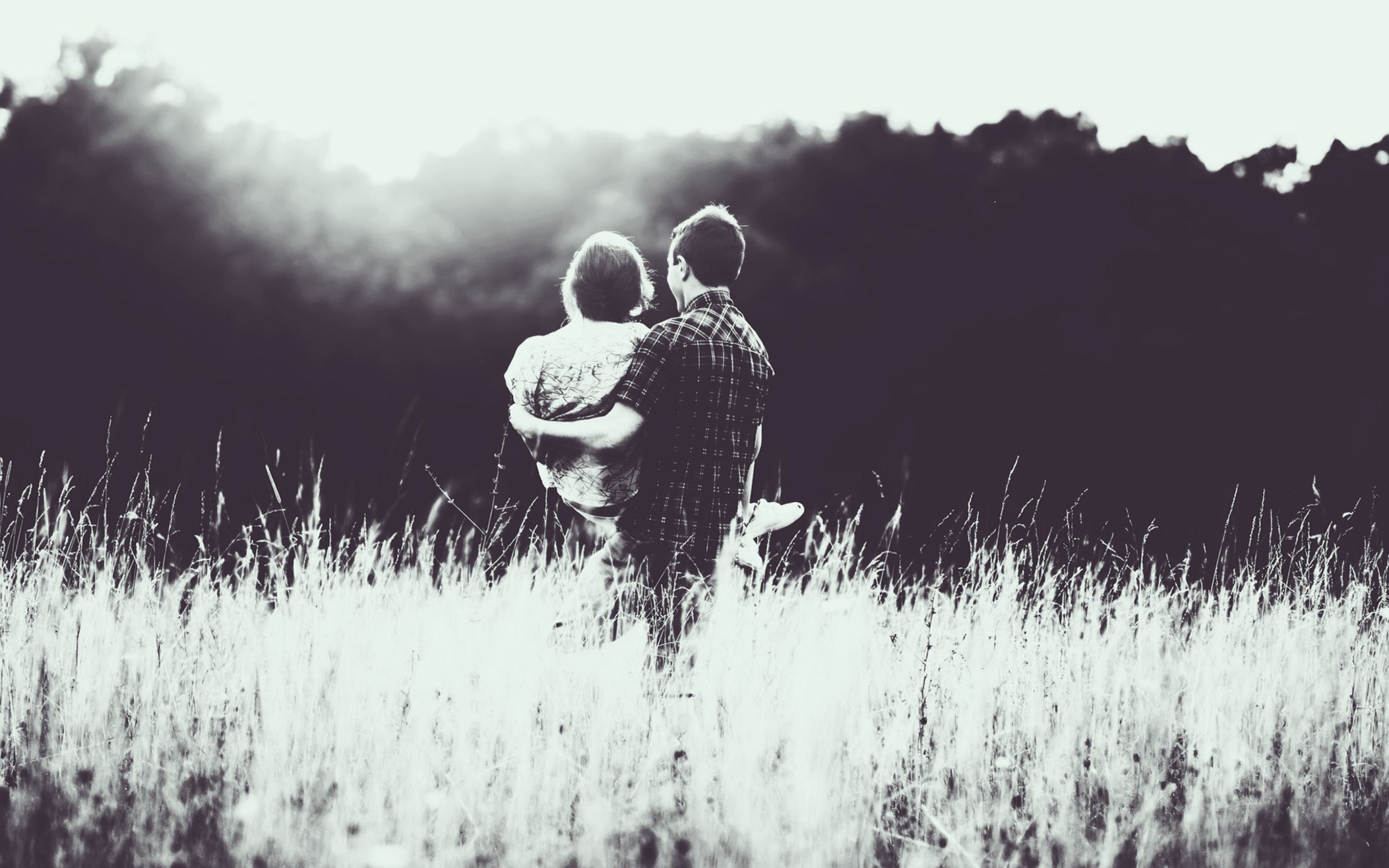 Screenshot №1 pro téma Couple In Love Monochrome 2560x1600