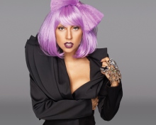 Обои Lady Gaga Crazy Style 220x176