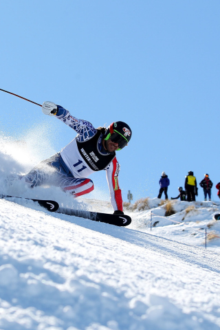 Fondo de pantalla Skiing In Sochi Winter Olympics 320x480