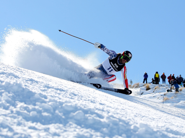 Fondo de pantalla Skiing In Sochi Winter Olympics 640x480