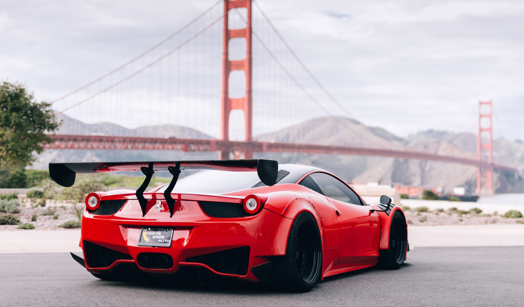 Ferrari 458 Italia near Golden Gate Bridge wallpaper 1024x600