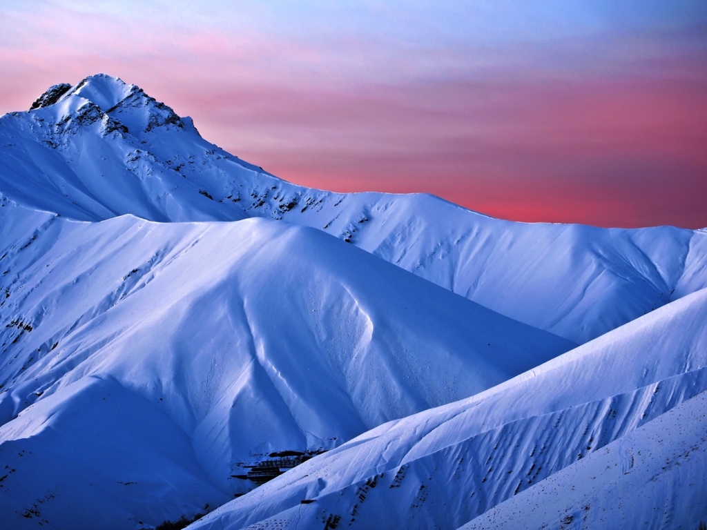 Snowy Mountains And Purple Horizon wallpaper 1024x768