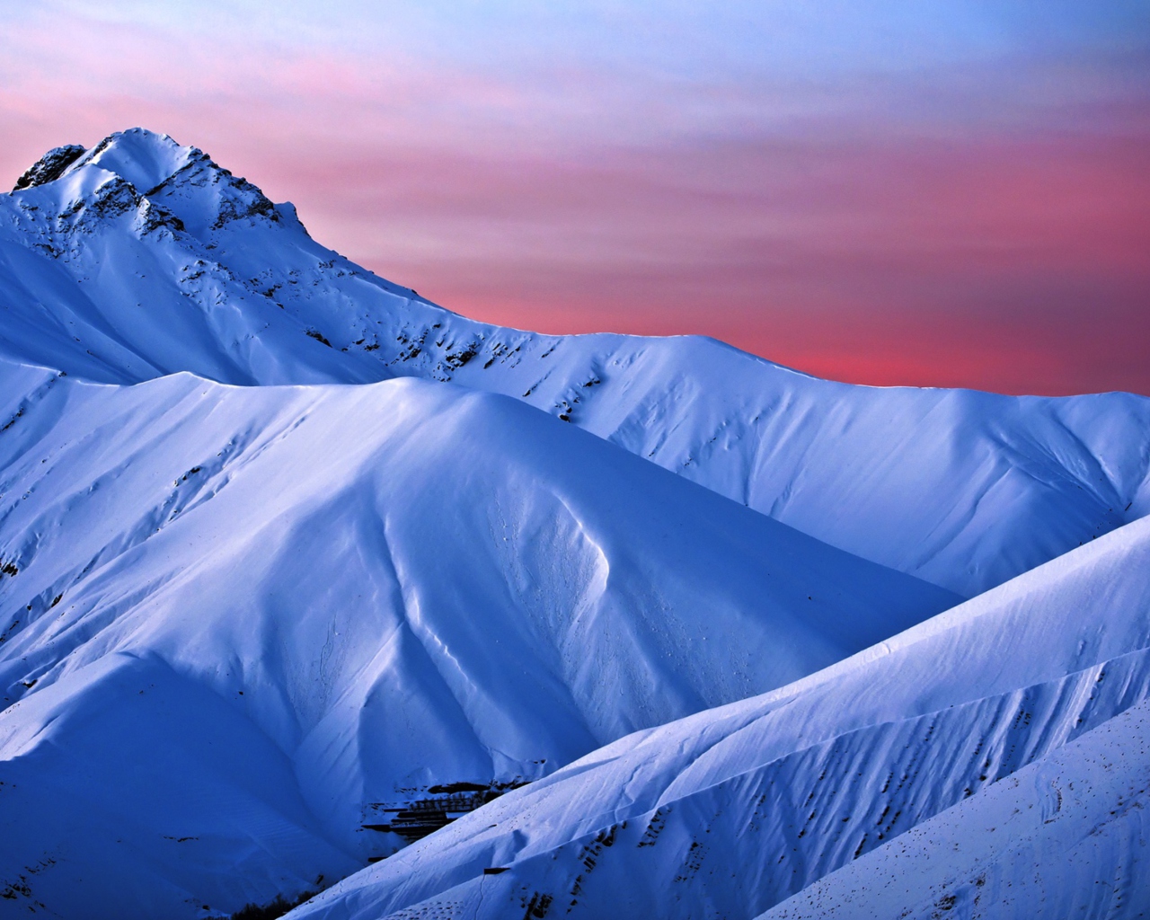 Das Snowy Mountains And Purple Horizon Wallpaper 1280x1024