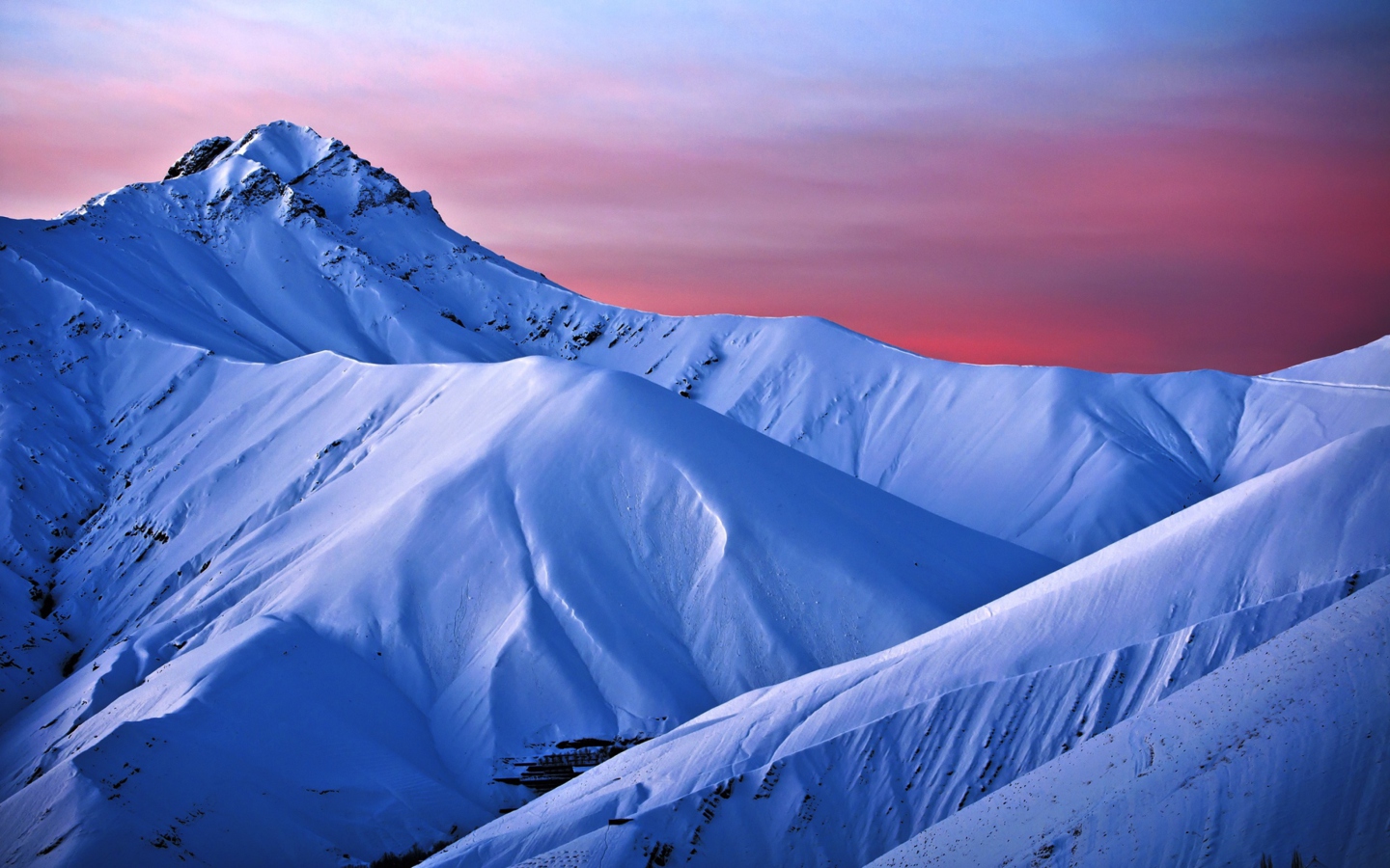 Fondo de pantalla Snowy Mountains And Purple Horizon 1440x900