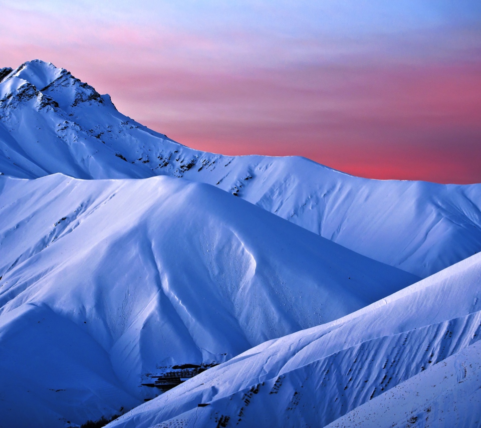 Das Snowy Mountains And Purple Horizon Wallpaper 960x854