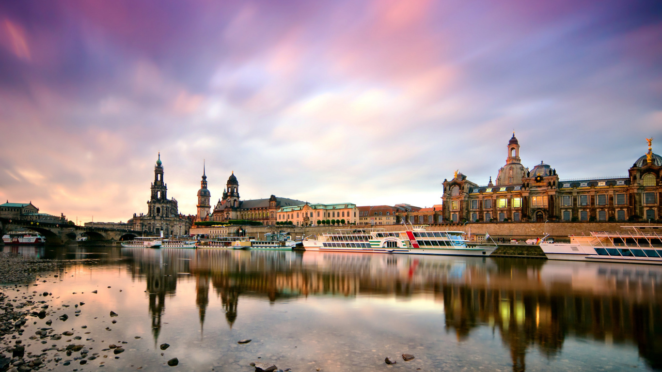 Обои Dresden on Elbe River near Zwinger Palace 1366x768