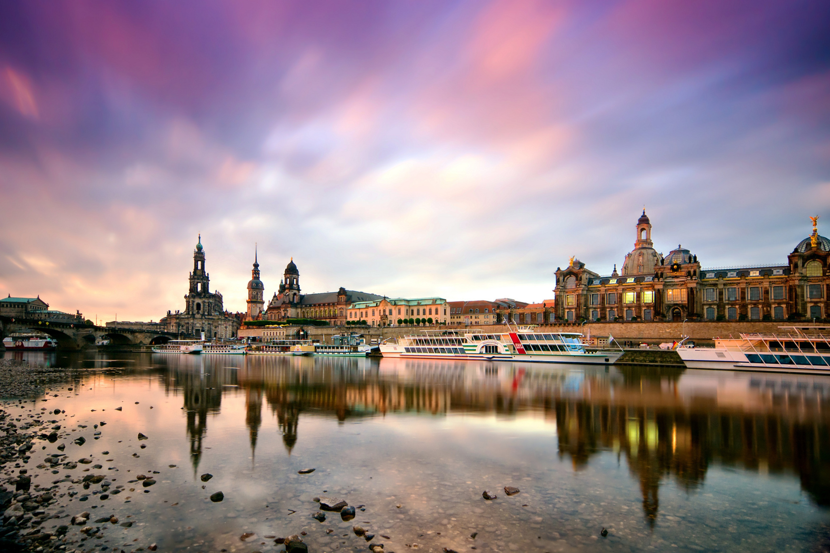 Dresden on Elbe River near Zwinger Palace wallpaper 2880x1920