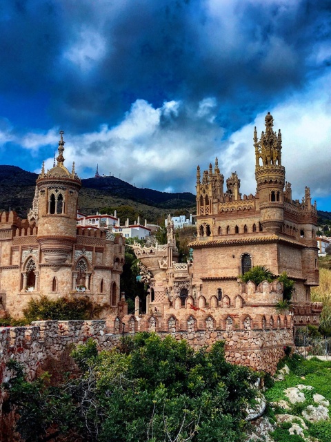 Castillo de Colomares in Spain Benalmadena wallpaper 480x640