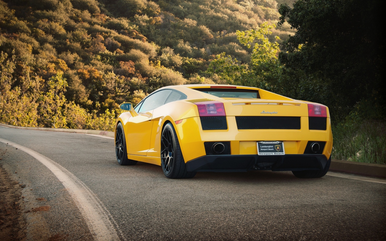 Screenshot №1 pro téma Yellow Lamborghini 1280x800