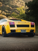 Yellow Lamborghini screenshot #1 132x176