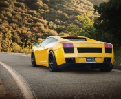 Обои Yellow Lamborghini 176x144