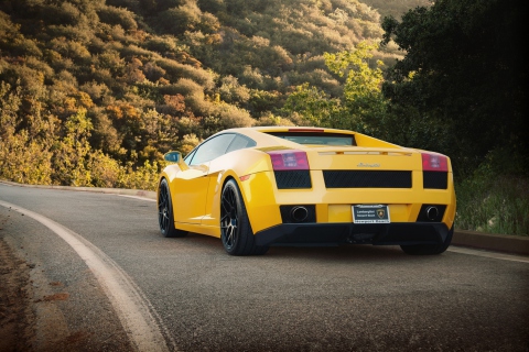 Fondo de pantalla Yellow Lamborghini 480x320