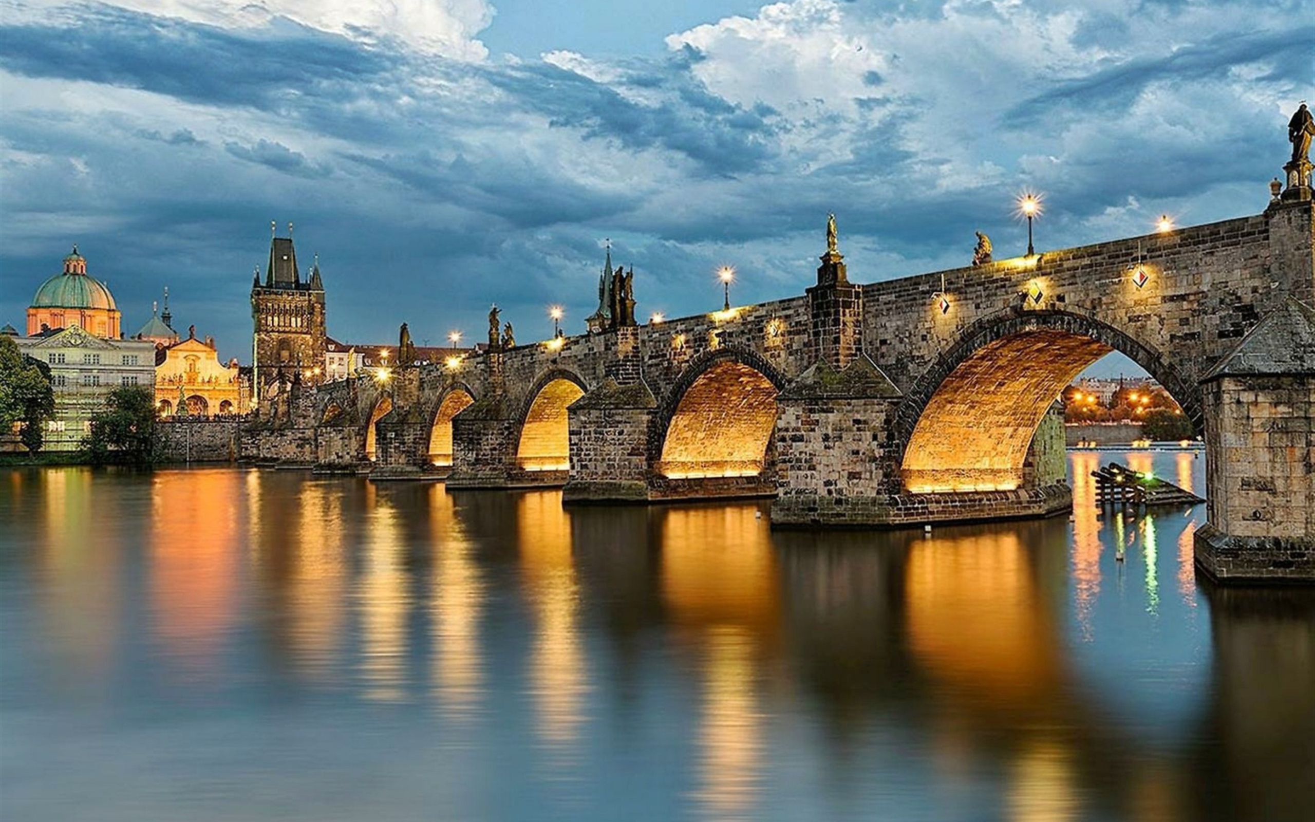 Charles Bridge - Czech Republic wallpaper 2560x1600