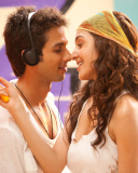 Screenshot №1 pro téma Anushka Sharma kissing Shahid Kapoor 128x160