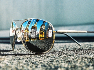 Das Sunglasses Wallpaper 320x240