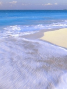 Sfondi White Beach And Blue Water 132x176