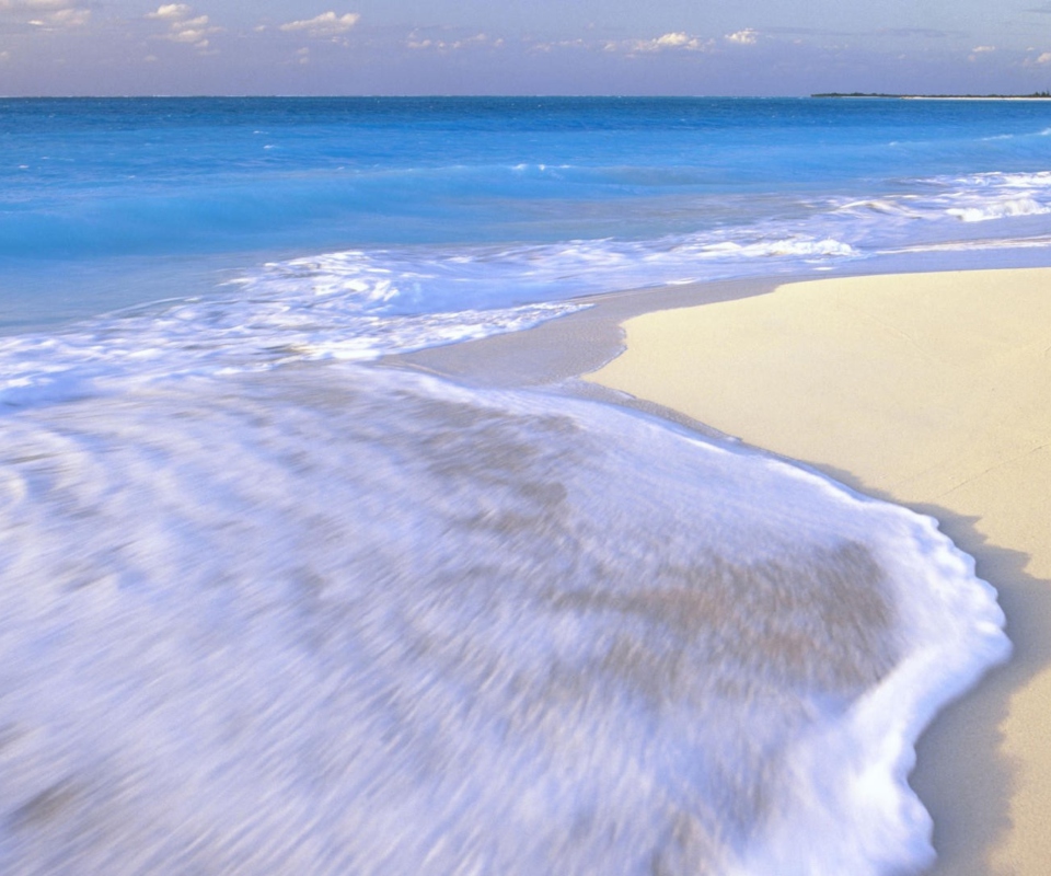 White Beach And Blue Water wallpaper 960x800
