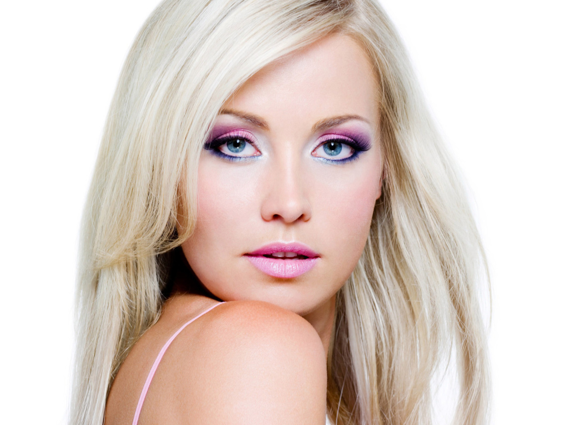 Screenshot №1 pro téma Blonde with Perfect Makeup 1152x864