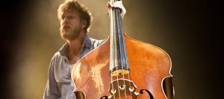 Man With Contrabass wallpaper 720x320