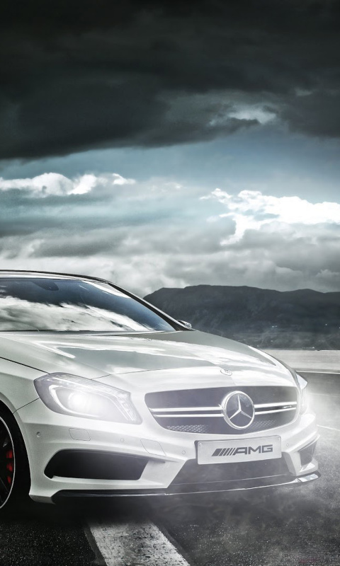 Das Mercedes AMG A45 Wallpaper 480x800