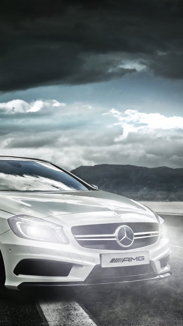 Fondo de pantalla Mercedes AMG A45 640x1136