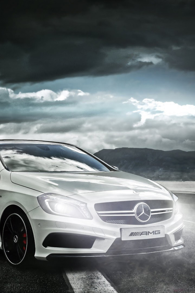 Fondo de pantalla Mercedes AMG A45 640x960